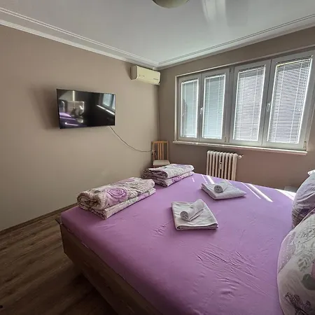 Апартаменты Free Parking, Near To Street , 2 Br София