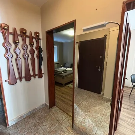 Free Parking, Near To Street , 2 Br * София