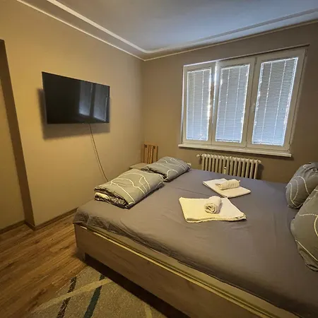 Free Parking, Near To Street , 2 Br * София