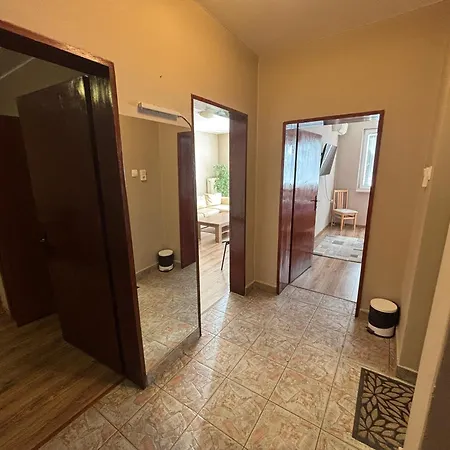 Free Parking, Near To Street , 2 Br Апартаменты София