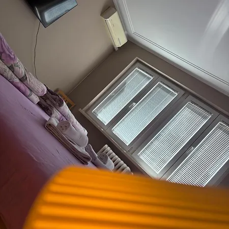 Free Parking, Near To Street , 2 Br * София